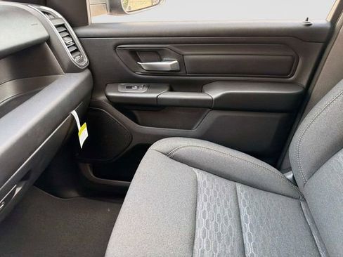 New 2026 RAM 1500 Express AWD/4WD image 21