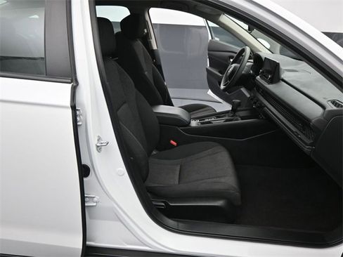 Used 2023 Honda Accord LX image 38