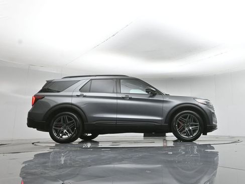 Used 2025 Ford Explorer ST-Line w/ Premium Package RWD image 48