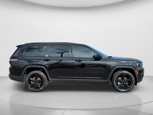 Used 2025 Jeep Grand Cherokee L Limited w/ Black Appearance Package image 4