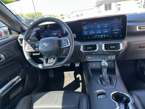 Used 2025 Ford Mustang GT Premium RWD image 15