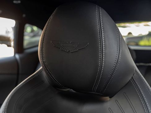 Used 2024 Aston Martin DBX AWD/4WD image 5