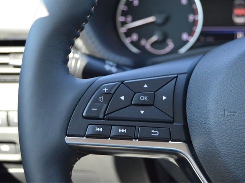 Used 2025 Nissan Sentra SR w/ SR Premium Package image 23