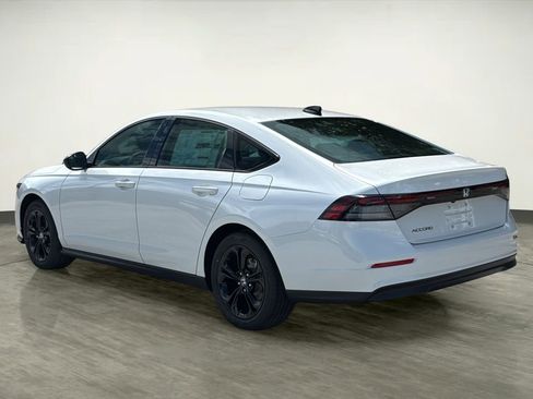 Certified 2025 Honda Accord SE image 2