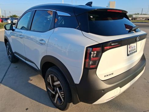 New 2026 Nissan Kicks SV image 4