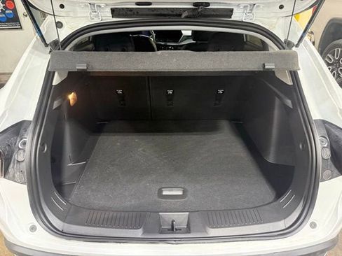 New 2026 Chevrolet Trax LT w/ LT Convenience Package FWD image 24