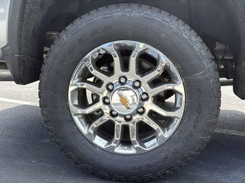 New 2026 Chevrolet Silverado 2500 LTZ w/ LTZ Premium Package AWD/4WD image 9