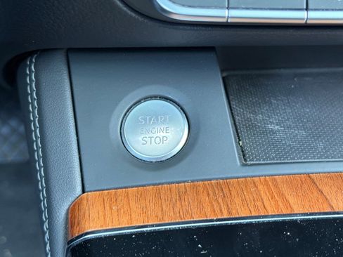 Used 2021 Audi Q5 Prestige w/ Prestige Package image 28