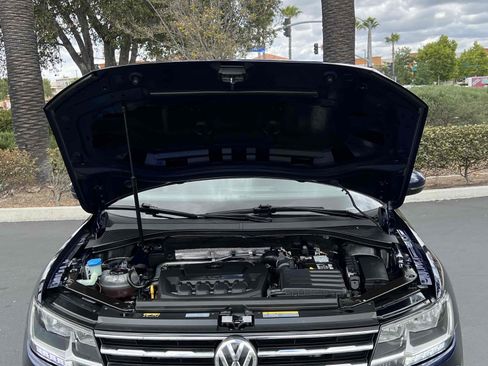 Used 2021 Volkswagen Tiguan SE FWD image 32