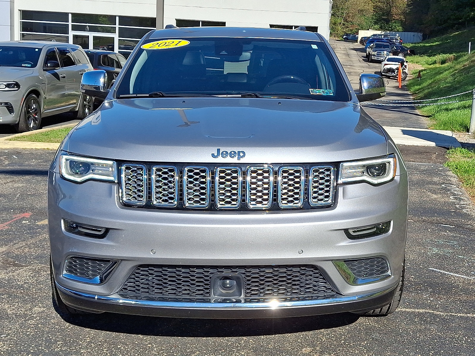 Certified 2021 Jeep Grand Cherokee Summit AWD/4WD image 2