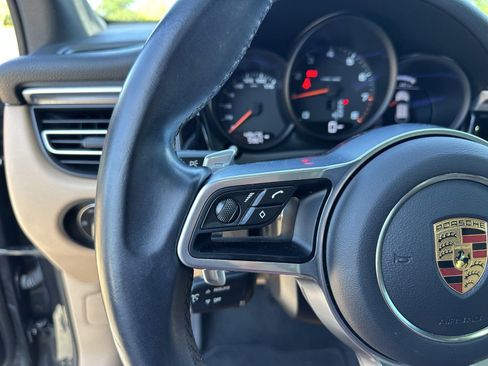 Used 2021 Porsche Macan AWD/4WD image 33