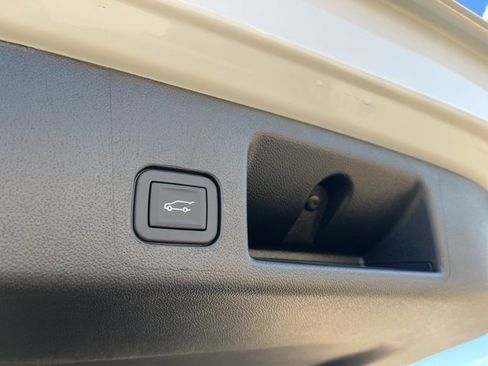 New 2026 Chevrolet Equinox EV LT image 39