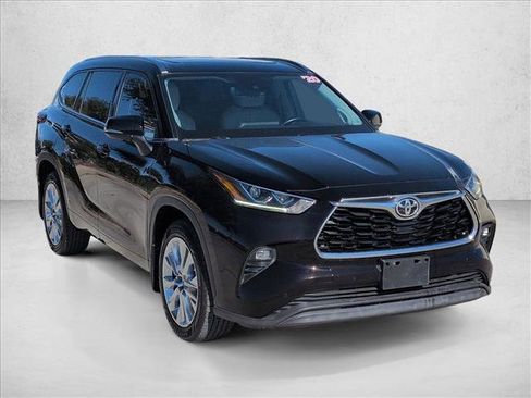 Used 2020 Toyota Highlander Limited image 3