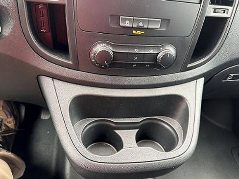 Used 2021 Mercedes-Benz Metris image 17