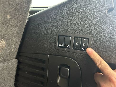 Used 2016 Chevrolet Tahoe LT w/ Luxury Package image 18