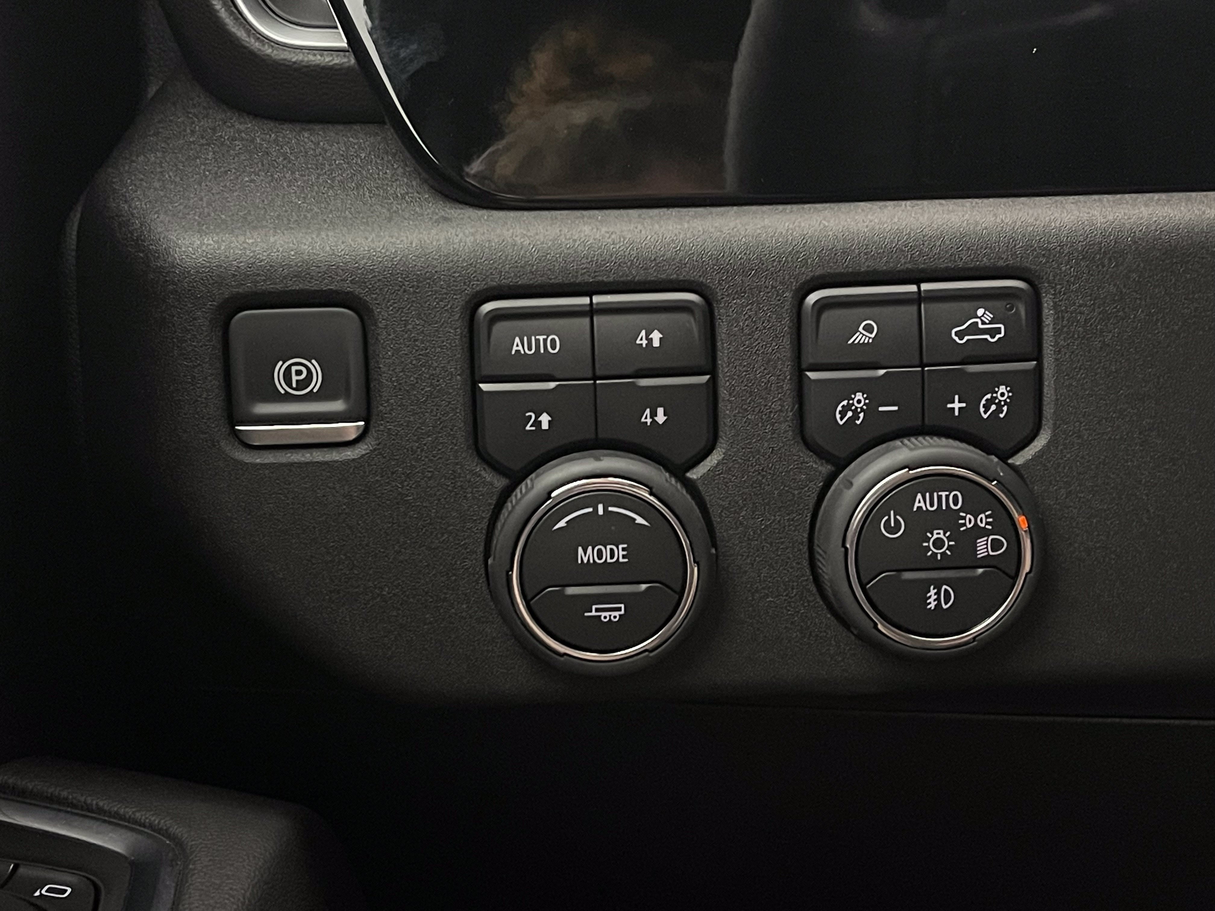 Used 2025 Chevrolet Silverado 1500 RST AWD/4WD image 21