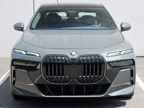 Used 2026 BMW 740i w/ Premium Package RWD image 55