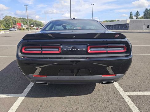 Used 2019 Dodge Challenger SXT w/ Driver Convenience Group AWD/4WD image 4