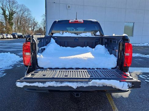 Used 2018 Chevrolet Colorado W/T w/ Custom Special Edition image 32