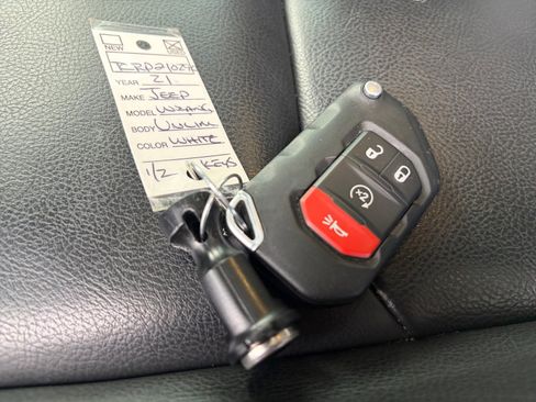 Used 2021 Jeep Wrangler Unlimited Rubicon w/ Cold Weather Group image 30