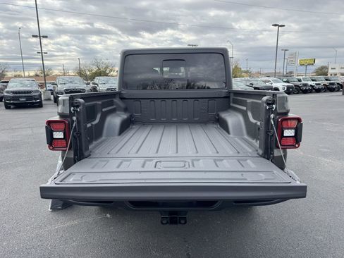New 2026 Jeep Gladiator Willys image 31