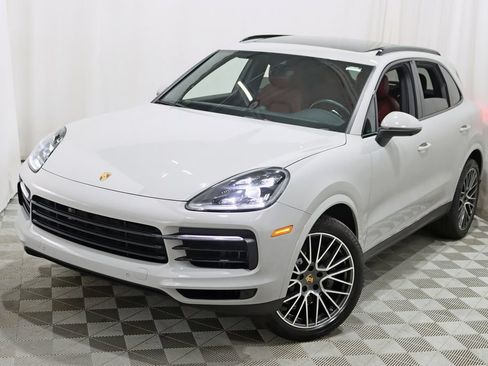 Used 2023 Porsche Cayenne S AWD/4WD image 4