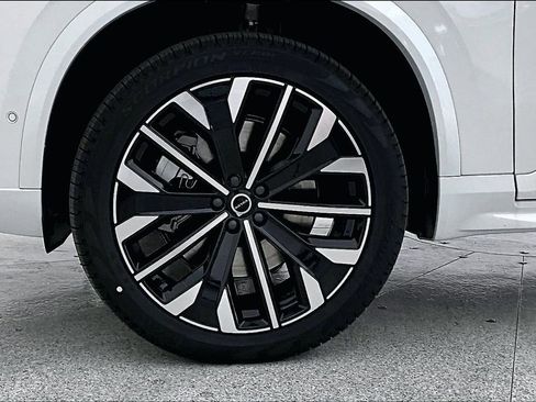New 2026 Volvo XC90 T8 Ultra w/ Protection Package Premier image 38
