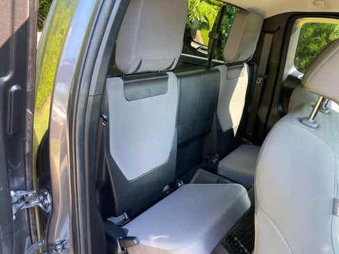 Used 2022 Toyota Tacoma SR RWD image 31