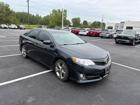 Used 2014 Toyota Camry SE FWD image 9
