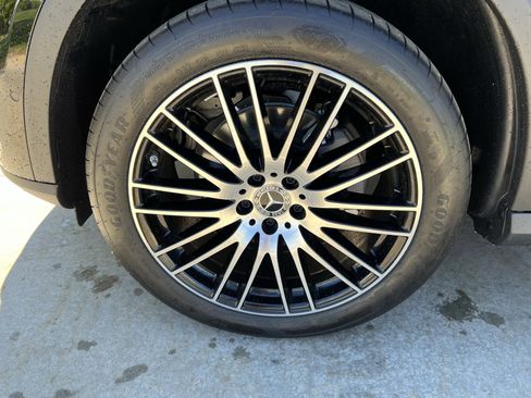 Certified 2025 Mercedes-Benz GLC 300 image 13