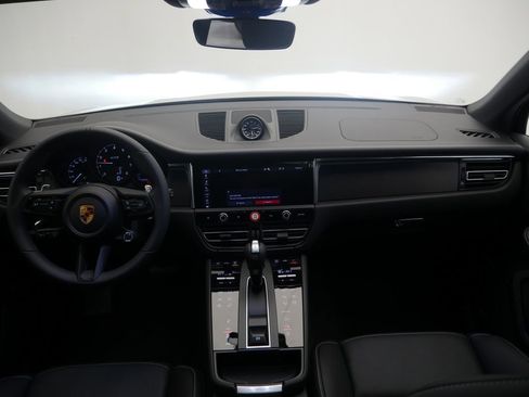 New 2026 Porsche Macan GTS AWD/4WD image 32