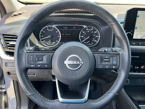 Used 2023 Nissan Rogue SL w/ SL Premium Package FWD image 7