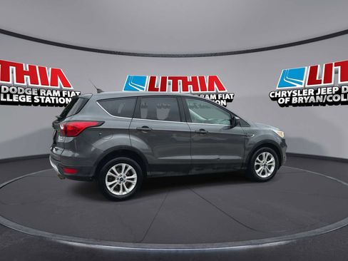 Used 2019 Ford Escape SE FWD image 8