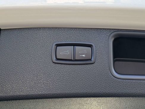 Used 2021 Porsche Macan image 13