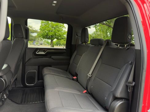 Used 2025 GMC Sierra 2500 SLE AWD/4WD image 17