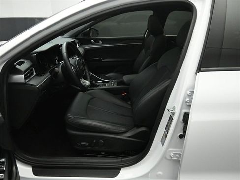 Used 2023 Kia K5 GT-Line image 10