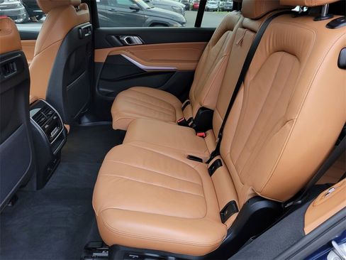 Used 2022 BMW X7 xDrive40i w/ M Sport Package image 13