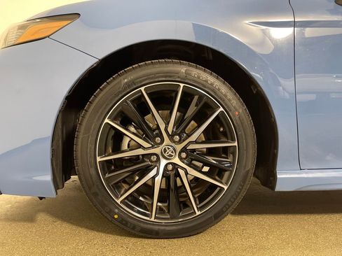 Used 2023 Toyota Camry SE image 12