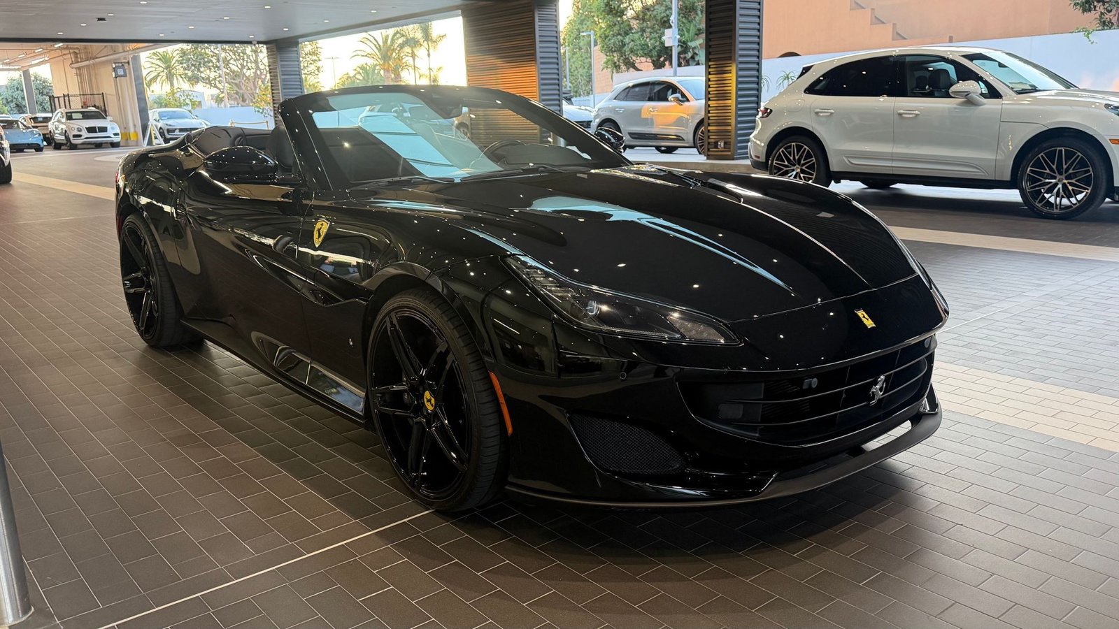 Used 2020 Ferrari Portofino RWD image 4