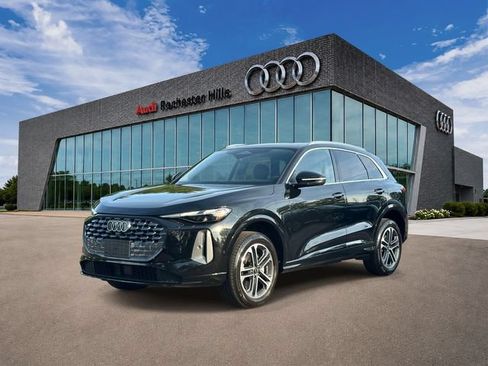 Used 2025 Audi Q5 Premium w/ Convenience Package AWD/4WD image 1