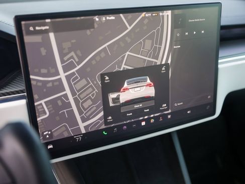 Used 2022 Tesla Model X Plaid image 18