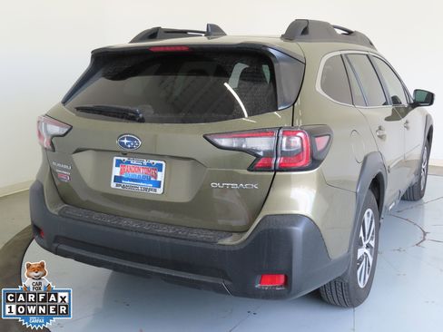 Used 2025 Subaru Outback Premium w/ Popular Package #1 image 3