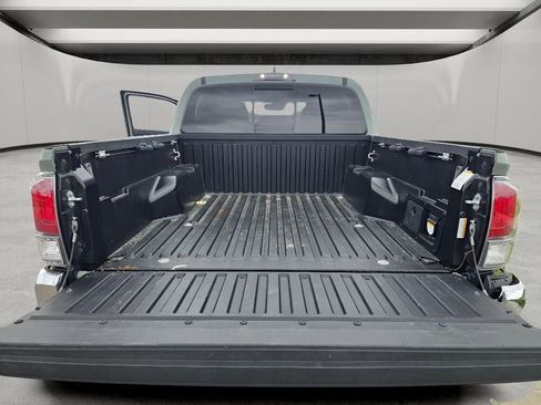 Used 2023 Toyota Tacoma TRD Off-Road AWD/4WD image 27