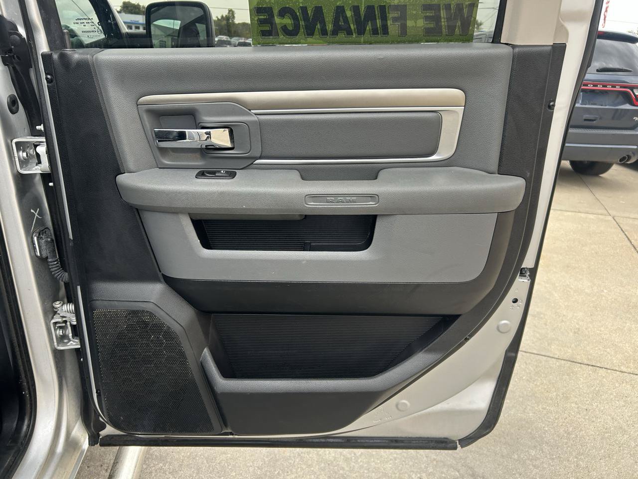 Used 2016 RAM 1500 SLT AWD/4WD image 15