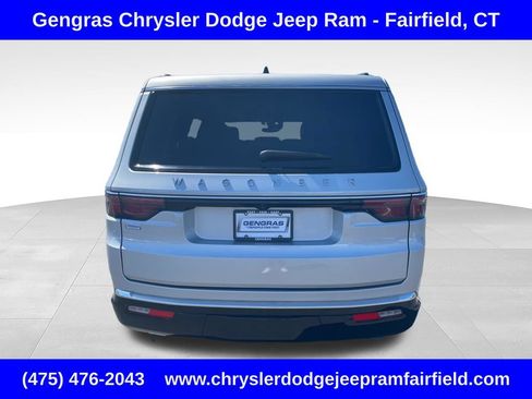 Certified 2025 Jeep Wagoneer 4WD w/ HD Trailer Tow Package image 27