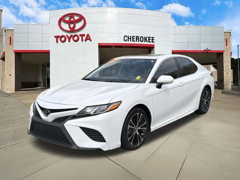 Used 2020 Toyota Camry SE w/ Audio Package image 1