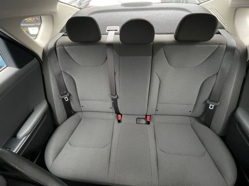 Used 2025 Kia K4 LXS image 37