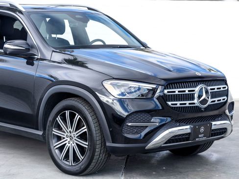 Used 2025 Mercedes-Benz GLE 350 4MATIC image 3