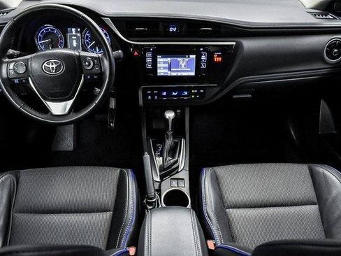 Certified 2018 Toyota Corolla SE FWD image 11