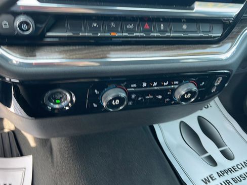 Used 2024 Chevrolet Silverado 1500 LT image 15